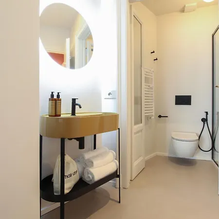 Ca Bela - Certosa بيت ضيافة 4*